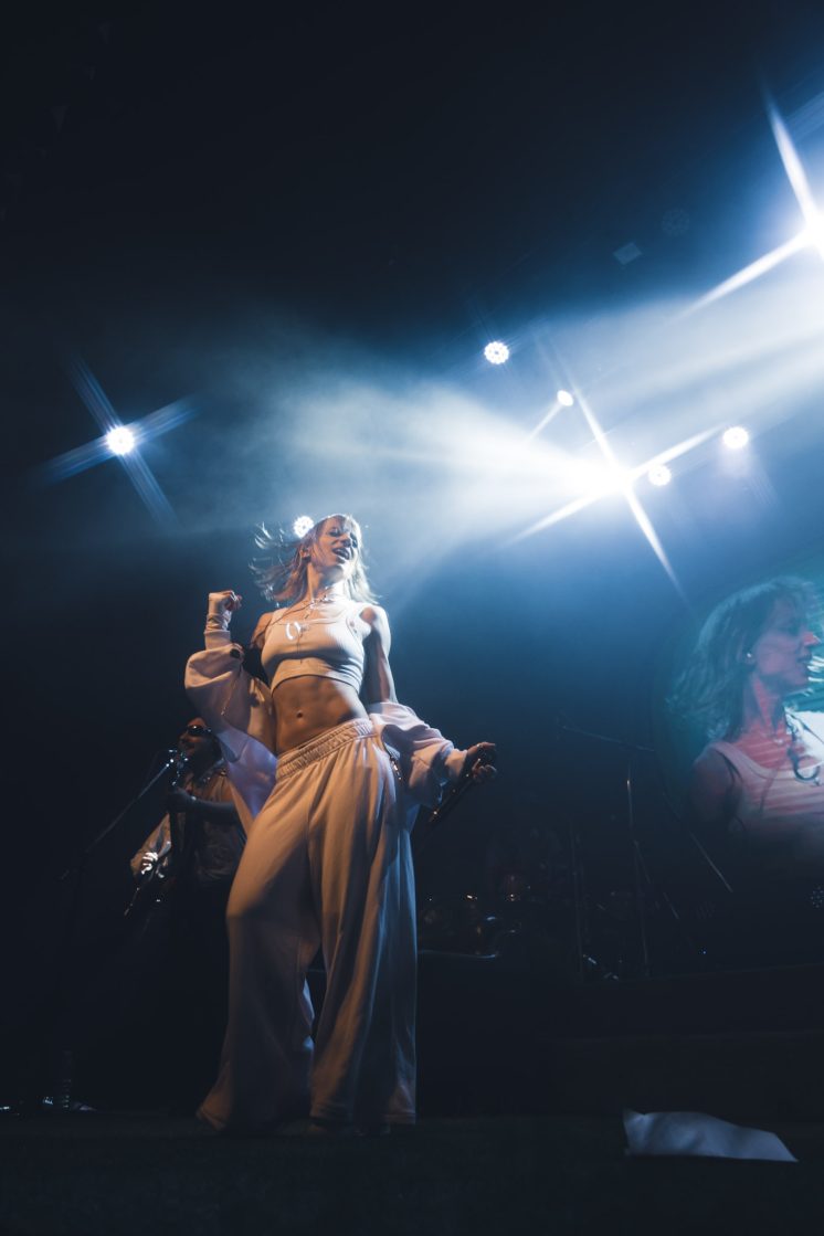 Clara Cava en vivo en Niceto Club – Foto por Micaela Goyeneche