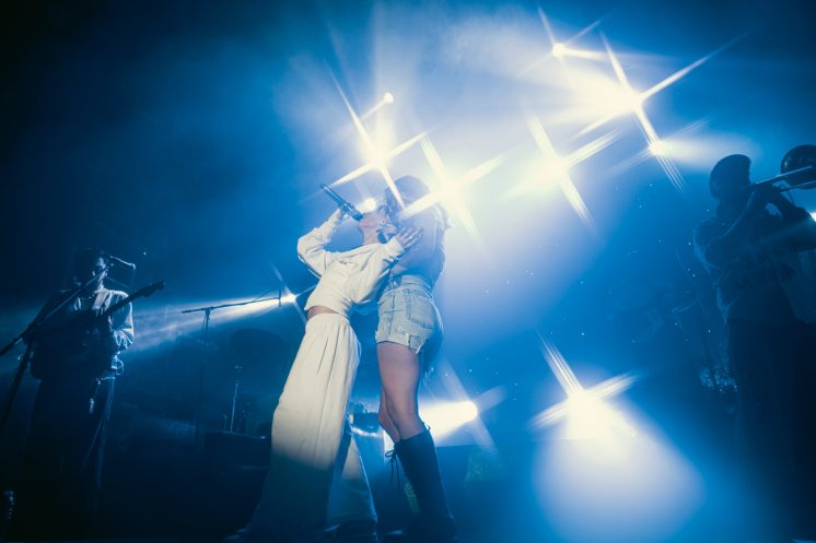 Clara Cava en vivo en Niceto Club – Foto por Micaela Goyeneche
