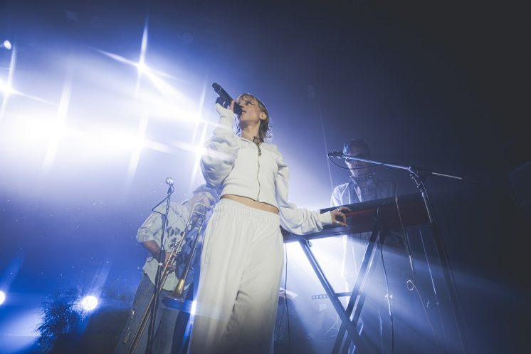Clara Cava en vivo en Niceto Club – Foto por Micaela Goyeneche