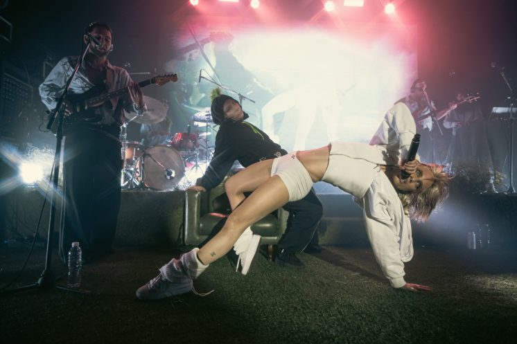 Clara Cava en vivo en Niceto Club – Foto por Micaela Goyeneche