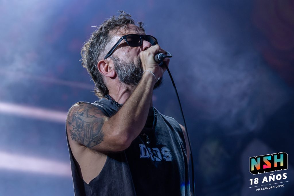 Cielo Razzo en vivo como banda soporte de La Renga en Rosario