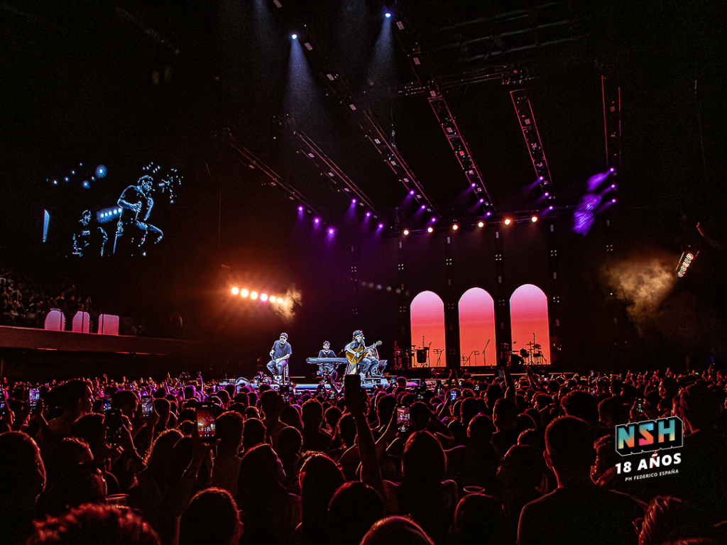 La banda Cruzando el Charco en su show 2025. PH. Federico España