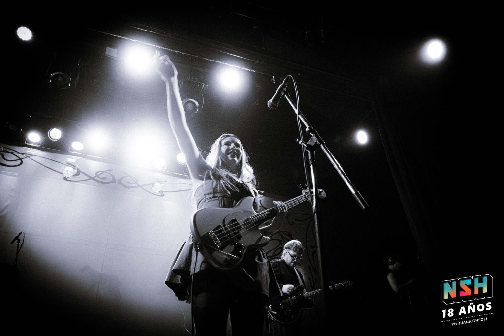 Odd Mami en vivo en Niceto Club el 29 de noviembre de 2025 durante la presentación de su disco donde van los perros.
PH. Juana Ghezzi