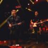 Foto de prensa de la banda Autos Robados realizada por Lucía Victoria Córdoba, en el marco de la presentación de su EP El antídoto y sus shows en Teatro Flores.