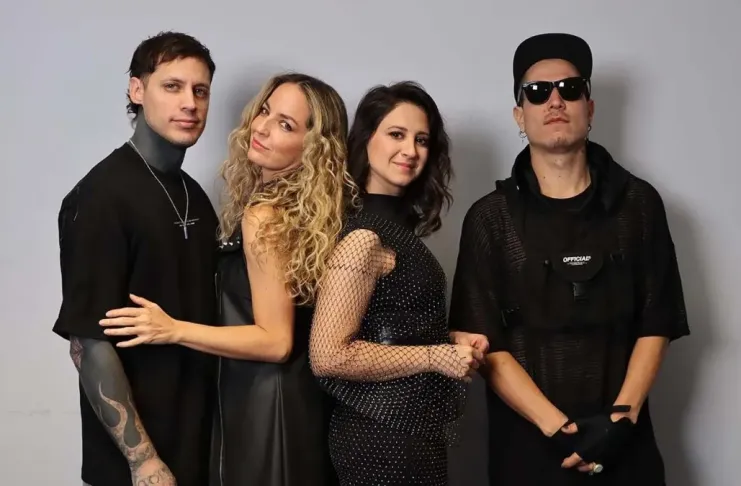 Kudai, banda chilena de pop rock integrada por Nicole Natalino, Bárbara Sepúlveda, Gabriela Villalba, Tomás Manzi y Pablo Holman, en foto de prensa de 2026.