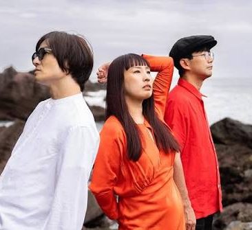 Mass of the Fermenting Dregs, trío japonés de rock alternativo que debutará en Argentina en mayo de 2027.