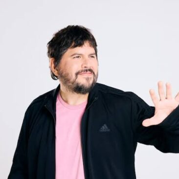 Santiago Motorizado, líder de Él Mató a un Policía Motorizado y autor de El Retorno.