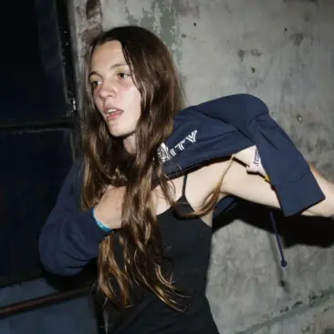 Sophia Stel, artista de pop alternativo y electrónica, en foto de prensa.