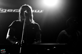 Tigers Jaw en vivo en Uniclub durante su show en Buenos Aires, fotografía de Dante Aguilar.